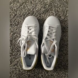 Adidas Stan Smith Shoes BRAND NEW, Size 6